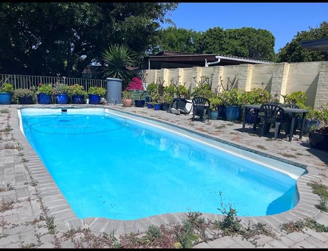 0.5 BEDROOM APARTMENT TO LET IN TABLE VIEW